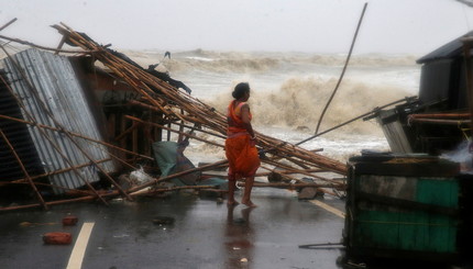 На побережье Индии обрушился тропический циклон 