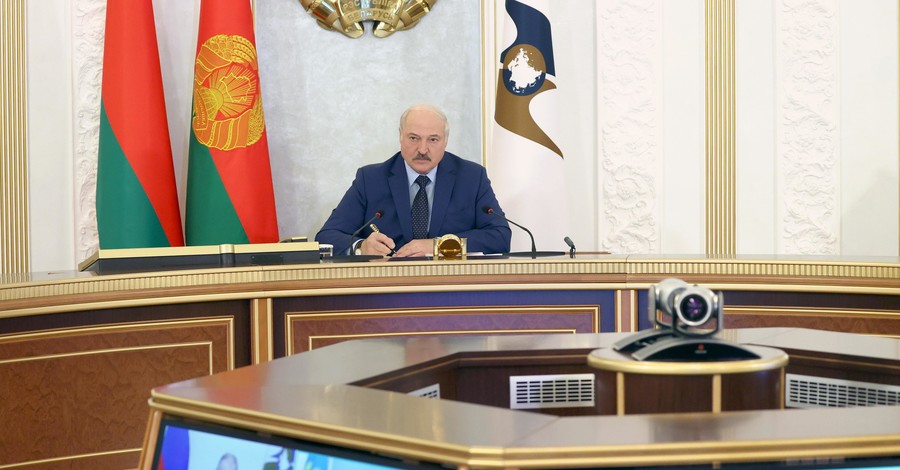 Лукашенко ждет встречи Байдена с Путиным