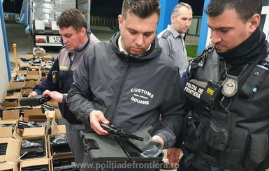 Госпогранслужба заявила, что рекордная партия револьверов ехала не в Румынию из Украины, а наоборот