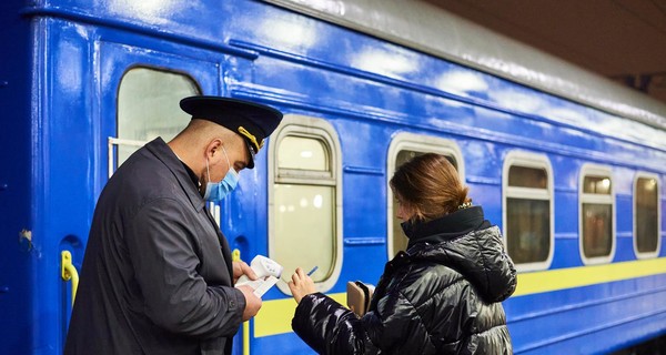 Из Кривого Рога, Днепра и Ивано-Франковска запустили поезда в Геническ