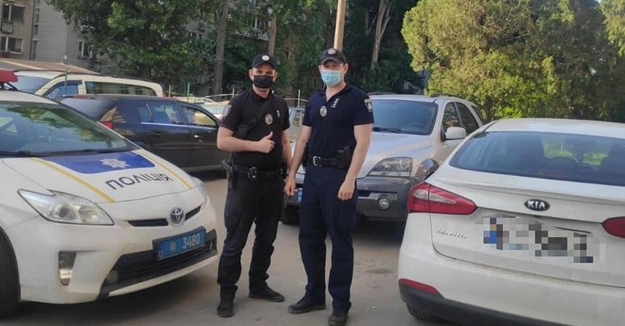 В Одессе полицейские помогли застрявшему в пробке водителю доставить донорскую кровь для ребенка 