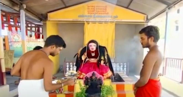 В Индии возвели храм, чтобы молиться богине коронавируса