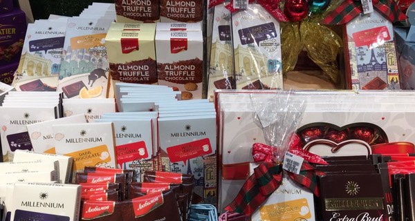 Беларусь отказалась от украинского шоколада и туалетной бумаги