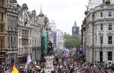 В Лондоне прошел массовый протест против вакцинации, локдауна и масочного режима