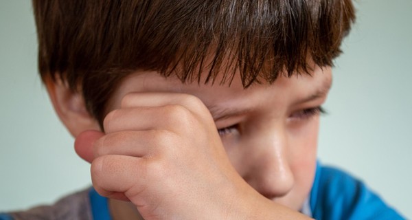 В Слобожанском отправили под суд мужчину, избившего мальчика на детской площадке