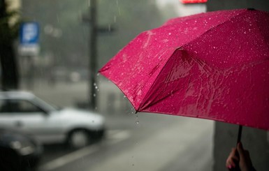 Украинцам пообещали неустойчивую и дождливую погоду