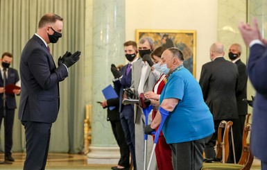 Дуда наградил троих украинцев медалями за помощь полякам в ХХ веке