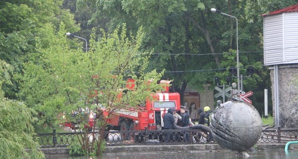 На Днепропетровщину обрушился ураган: затоплены десятки домов, рынок и парк