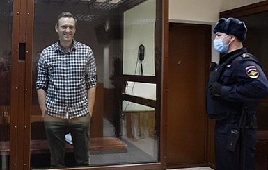 Находящийся в тюрьме Алексей Навальный отметил 45-летие