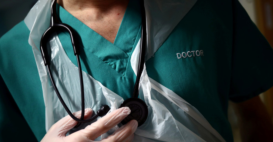 Коронавирусом за сутки заболели 1 602 человека, вакцинировано более 48 тысяч украинцев