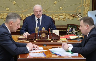 Лукашенко хочет вооружить каждую семью в Беларуси