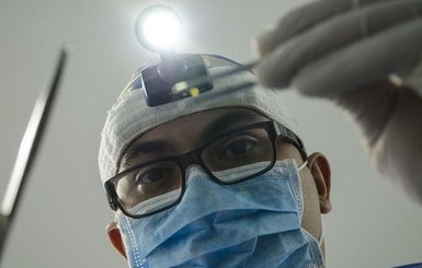 Киевский стоматолог, ранее пытавшийся убить током пациентку, подозревается в покушении на убийство тещи