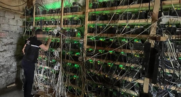 СБУ накрыла майнинг-ферму, подключенную прямо к трансформаторной подстанции