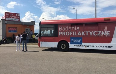 На границе с Польшей начали вакцинировать от Covid-19 украинских заробитчан и студентов