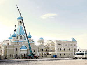 Украинец построил первый православный храм на Аравийском полуострове
