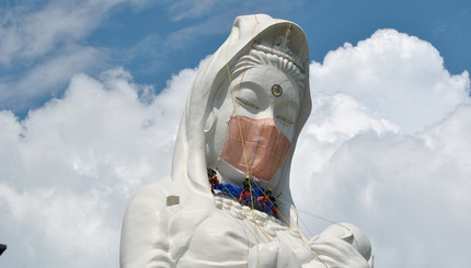 В Японии на статую буддийской богини надели медицинскую маску