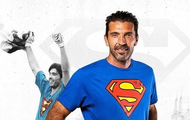 Легендарный вратарь Буффон стал суперменом, вернувшись в родной клуб