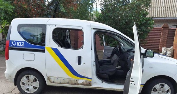 На Запорожье подозреваемый избил полицейского и разгромил его машину