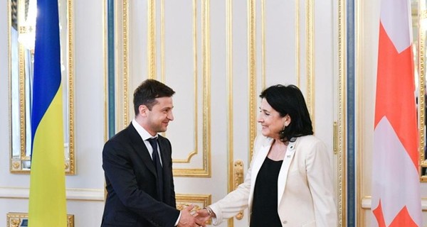 Президент Грузии приедет в Киев после двух отмененных визитов и возвращения посла