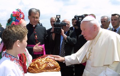 Кучма о 20-летии визита Иоанна Павла II в Украину: Он планировался не для того, чтобы 