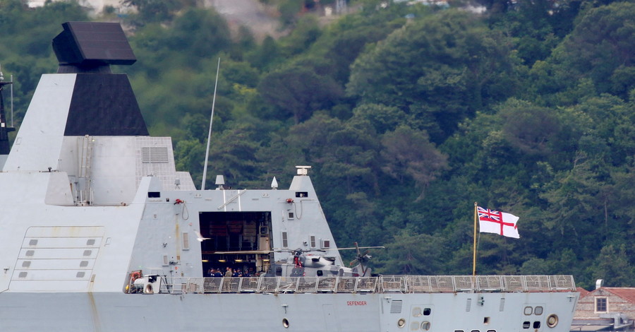 Инцидент в Черном море: Британия заявила, что по их эсминцу не стреляли, а Украина - о провокационной политике РФ