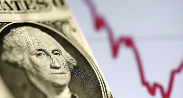 Курс валют на сегодня: доллар упал, зато евро подскочил