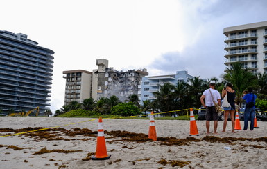 После обрушения дома у Майами продолжают искать 159 человек, в том числе родных первой леди Парагвая