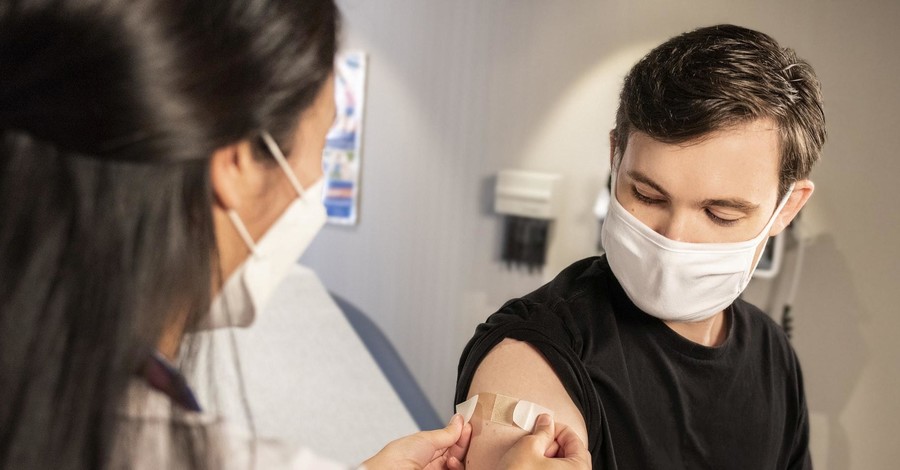 В Украине сделали 2,5 миллиона прививок от коронавируса