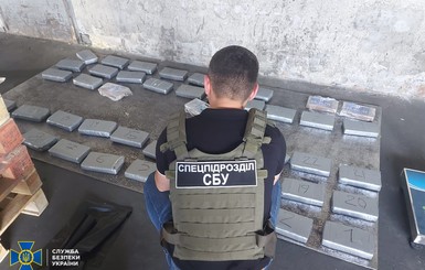 В Одесском порту обнаружили 57 кг кокаина в контейнере с бананами из Эквадора 