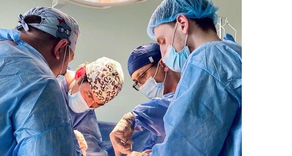 Львовские врачи провели сложнейшую операцию, сформировав пациенту из кишечника мочевой пузырь