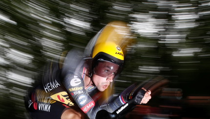  Гонщик Примоз Роглич из Словении в действии на пятом этапе Тур де Франс,