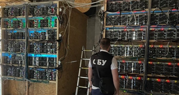 В Черниговской области накрыли очередную майнинг-ферму на трансформаторной подстанции