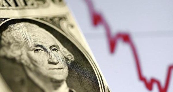 Гривна дешевеет после скандала в НБУ: чего ждать от доллара в июле