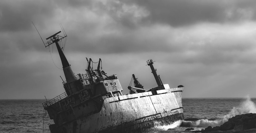 Минобороны: Корабли Российской Федерации игнорировали сигнал SOS украинского рыболовного судна