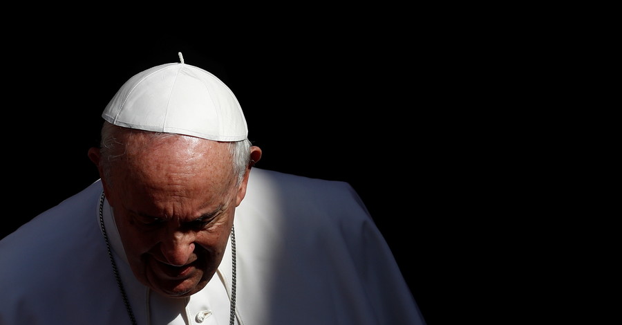 Папа Римский прочитал воскресную проповедь и лег на операцию
