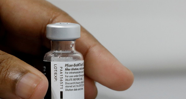 Киевскую больницу подозревают в продаже вакцины Pfizer 