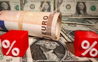 Курс валют на сегодня: доллар упал, евро чуть подрос