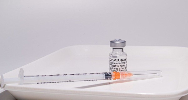 В центрах массовой вакцинации начнут прививать препаратом Pfizer-BioNTech