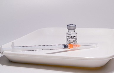 В центрах массовой вакцинации начнут прививать препаратом Pfizer-BioNTech