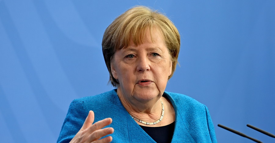 Меркель не видит прогресса в минских соглашениях и настаивает на реализации 