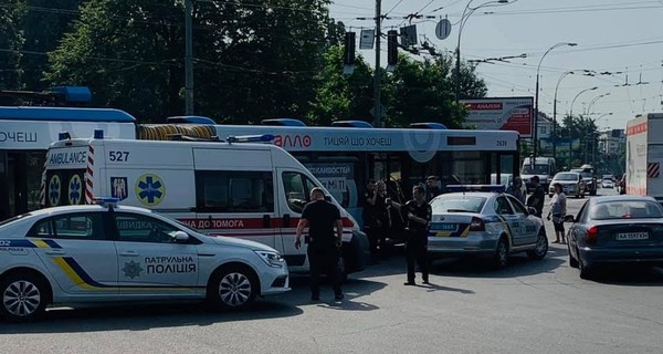 В Киеве за рулем умер водитель троллейбуса