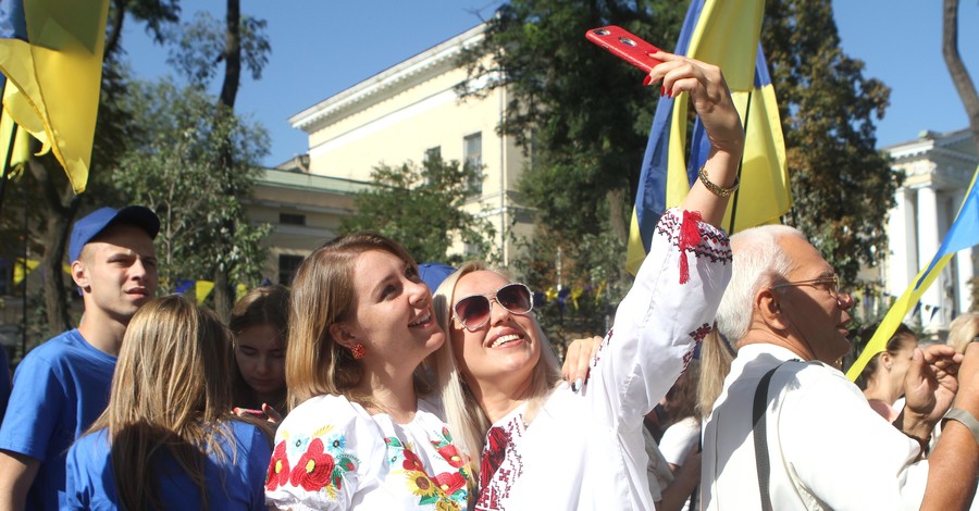 Украинцев ждут дополнительные выходные на 8 Марта и День Конституции