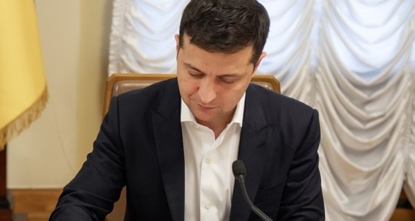 Зеленский подписал закон об уголовной ответственности за ложь в декларациях