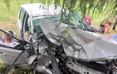 ДТП на Волыни с 12 людьми в одной машине: в реанимации спасают 7-летнего мальчика