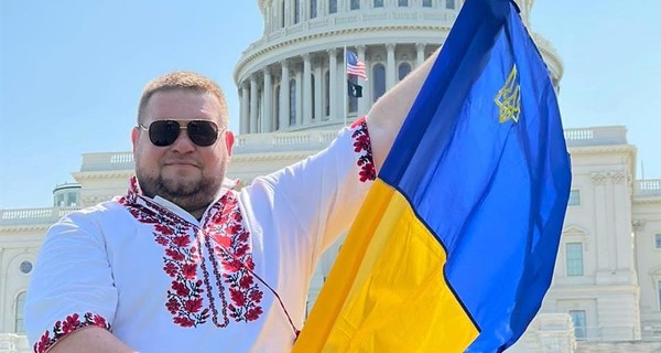 ”Слуга народа” в Вашингтоне: сфотографировался в шлепках и записал видео Беленюку на фоне Мартина Лютера Кинга