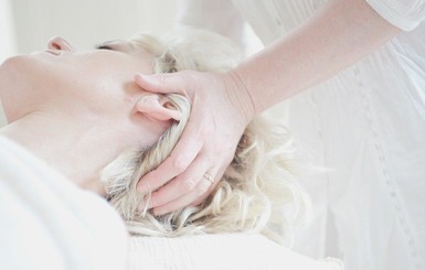 В Чернигове массажистка случайно свернула шею клиентке