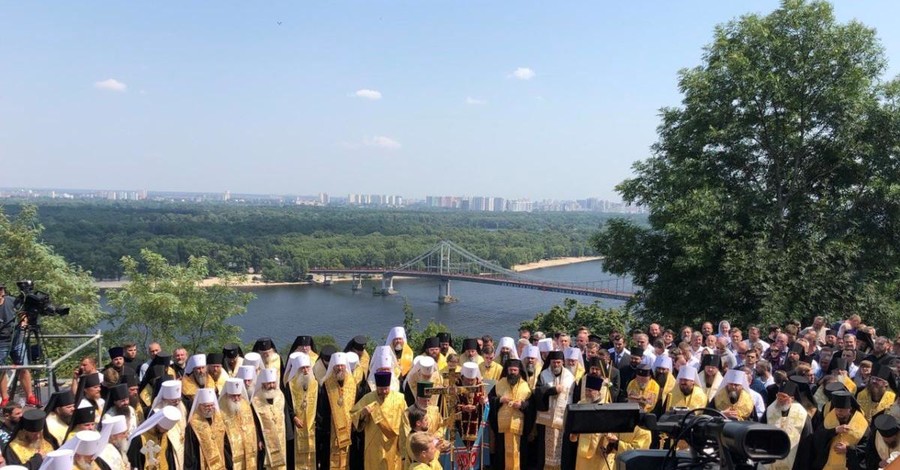 В Киеве прошел традиционный молебен перед началом крестного хода