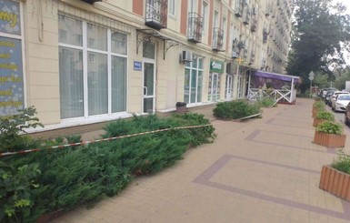 В Киеве мужчина облил кислотой прохожих, пострадали два человека