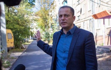 СМИ: Мэра Каменского обвиняют в выведении миллионов из местного бюджета через друзей и родственников