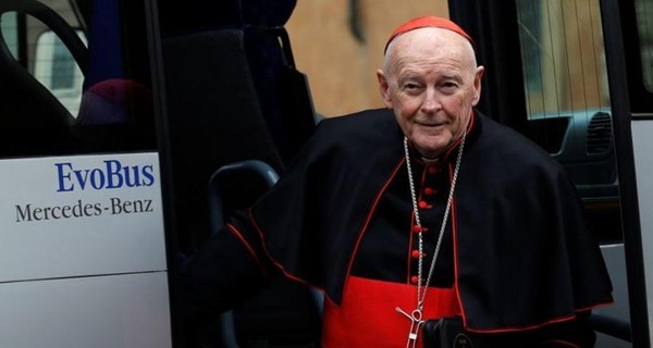 Экс-кардинала Ватикана впервые обвинили в изнасиловании подростка